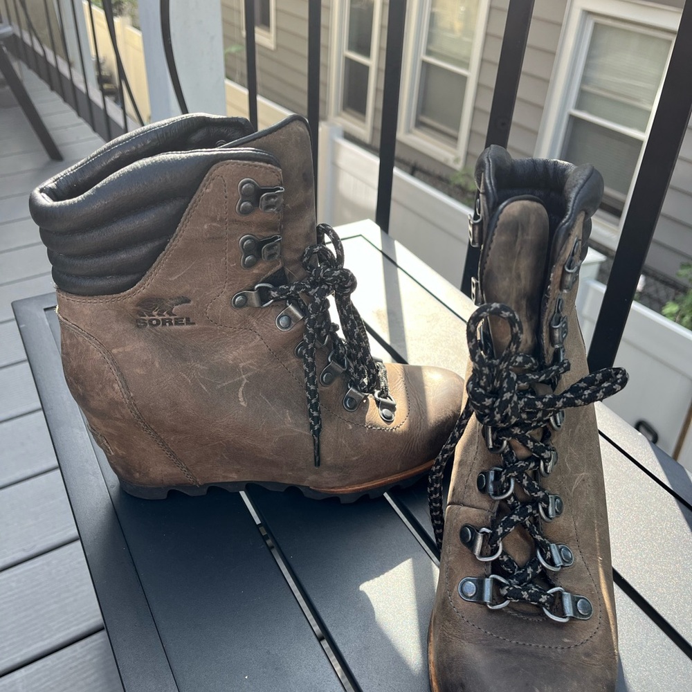 Sorel Conquest Wedge Boot. Size 7 - image 3